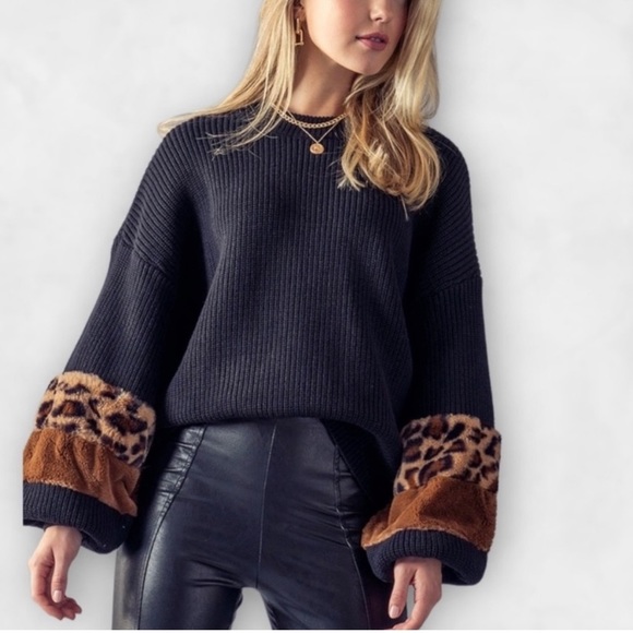 pretty and comfy!! Black/Leopard Fleece/knit pullover sweater. Great quality - Picture 6 of 7
